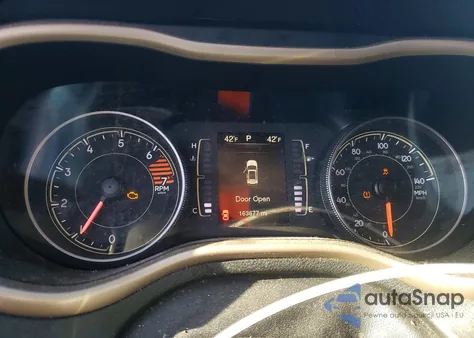 2017 Jeep Cherokee Latitude z USA, uszkodzony, nr VIN 1C4PJMCB5HW564770